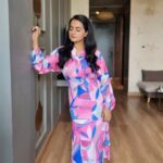 Aastha Chaudhary Instagram - Because I'm obsessed with this song 😍🌸💖 #weekendvibes #ootd #pinkday Wearing- @neofaaofficial Location- @nestjaipur Mumbai, Maharashtra