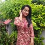 Aastha Chaudhary Instagram - Caption this 💖🌺 #sundayvibes #suhanamausam Wearing- @subhadra.merlecha #madeinindia #madewithlove #indianfashion Alwar City, Rajasthan, India