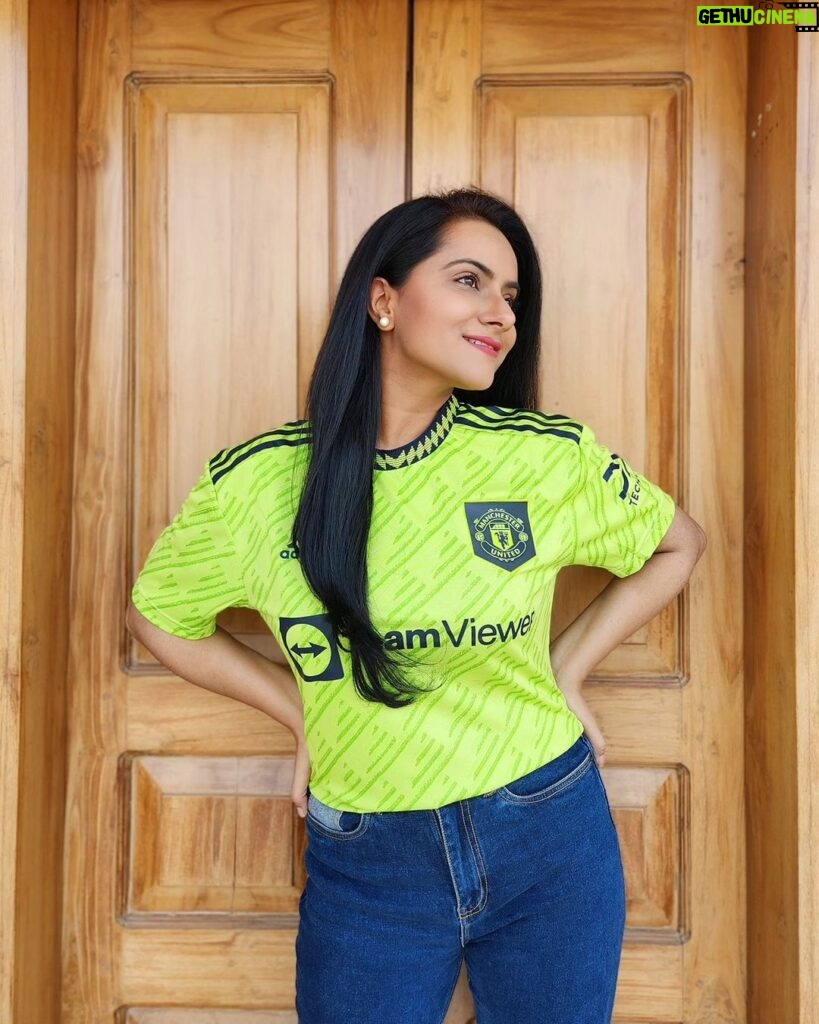 Aastha Chaudhary Instagram - It's about the hopes & dreams 💖💫 #iamunited #manchesterunited Jersey- @thefootballfrenzy_ 🌸 @weareunited @manutdwomen @manchesterunited #mufcfamily #manchesterunitedwomen #mufc #weareunited India