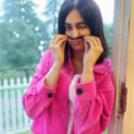 Adah Sharma Instagram – Water solves all problems…
Want to lose weight?
Drink water .
Want clear skin?
Drink water .
Someone troubling you?
Hold their head under water for a few minutes (33 to 41 approx) ❤️❤️❤️
#ThoseWhoSaySunshineBringsHappinessHaveNeverDancedInTheRain #100YearsOfAdahSharma