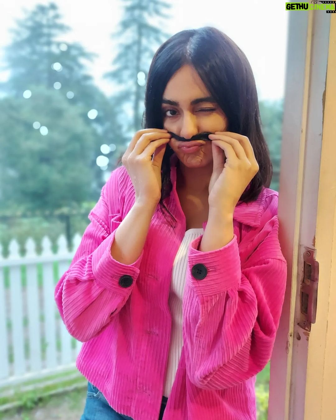 Adah Sharma Instagram - Water solves all problems... Want to lose weight? Drink water . Want clear skin? Drink water . Someone troubling you? Hold their head under water for a few minutes (33 to 41 approx) ❤️❤️❤️ #ThoseWhoSaySunshineBringsHappinessHaveNeverDancedInTheRain #100YearsOfAdahSharma