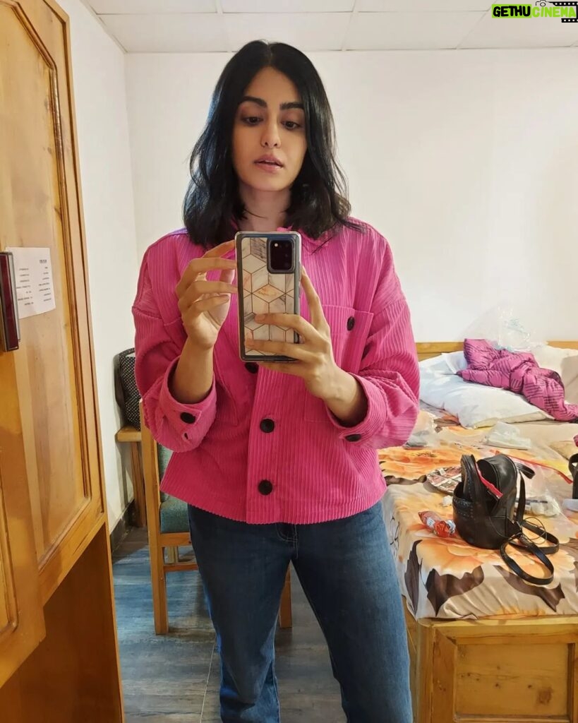 Adah Sharma Instagram - Water solves all problems... Want to lose weight? Drink water . Want clear skin? Drink water . Someone troubling you? Hold their head under water for a few minutes (33 to 41 approx) ❤️❤️❤️ #ThoseWhoSaySunshineBringsHappinessHaveNeverDancedInTheRain #100YearsOfAdahSharma