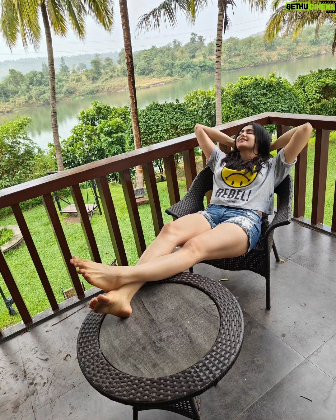 Adah Sharma Instagram - Home is where the art is 🖌️🎨🎸🍃🎹🍧⛸️🥰♥️ home sweet home 🏡Thank you for letting me live rent free in your hearts ❤️ Ghar :)