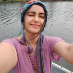 Adah Sharma Instagram - Which song to play ? 🍃Chalo jaldi request Karo 🐊🐊🐊🐊 . . . . . #100yearsofadahsharma #adahsharma #boat #boattrip #boatlife #GorillaJiKahanHai