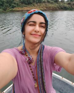 Adah Sharma Instagram - Which song to play ? 🍃Chalo jaldi request Karo 🐊🐊🐊🐊 . . . . . #100yearsofadahsharma #adahsharma #boat #boattrip #boatlife #GorillaJiKahanHai