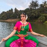 Adah Sharma Instagram - The Kerala Story 2... Kab release hogi yeh mujhe nahi pata Aur #TheKeralaStory OTT par kab aaegi yeh bhi nahi pata 🥲 Lekin is river mein bahut saare snakes hai yeh pata hai .. Maine subah dekha. and mujhe bataya gaya hai ki river mein ek crocodile hai Jo bure bacchon ko khaata hai aur agar end Tak swipe karoge toh woh tumhare ghar aa jaega ...Milne ♥️ aise yeh logon ne kaha...ok bye ⛸️🍧🍃 #100YearsOfAdahSharma HERE NOW
