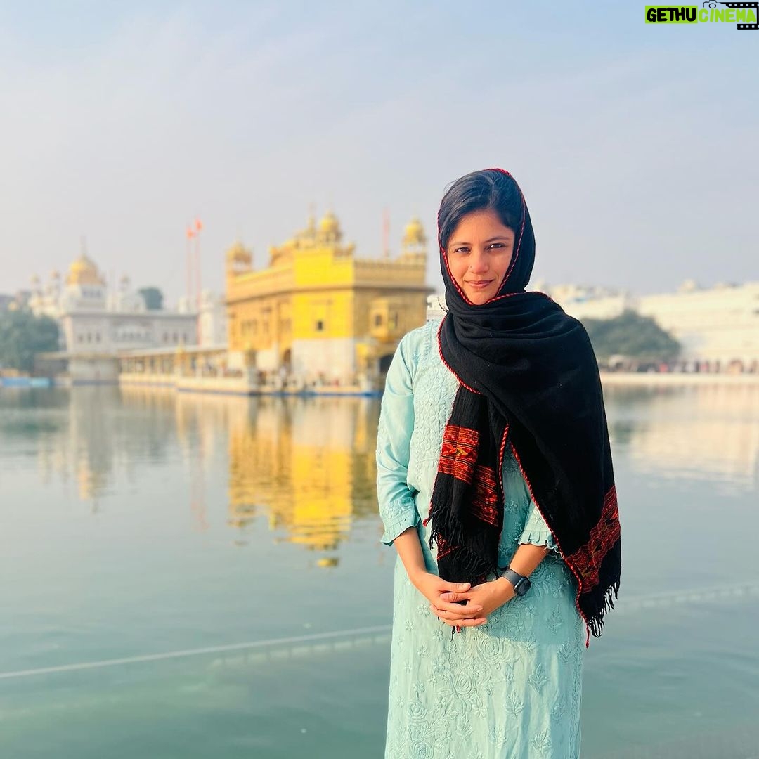 Aditi Balan Instagram - One of my most favourite solo trips. I could just stay in the gurudwara for hours and just soak in everything around - the music, the prayers , the service , people around , langar , the beauty all around. Im so grateful for everything that happened in my life which took me there. Sri Harmandir Sahib, Amritsar. Dec,2023.