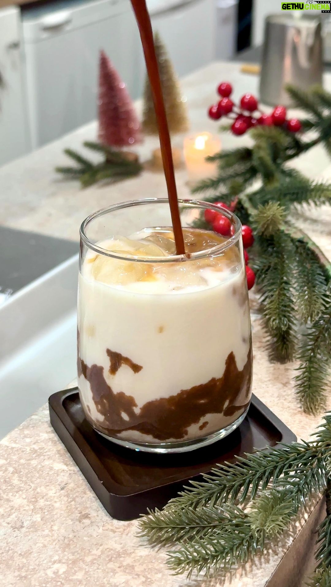 Aditi Chengappa Instagram - Save this as a reminder to visit for vegan christmas drinks😍 We had the pleasure of spending the evening at the fairly new and adorable @simplycafe__ 🧡 Ad|Invite (but my honest opinion) We were most excited to try the christmas specials, I ordered the Creamy Speculatius Tea which i was told is inspired by the traditional german cookie, I loved it’s spicy flavor and have never tasted anything like it! @fuinebear ordered the Creamy Gingerbread Dalgona latte and thought it was decadent (i tried it and loved the flavor of the coffee too). What is most special is that @simplycafe__ makes the vegan cream that both drinks are topped with in-house and it is absolutely perfect 😍 For dessert I had a strawberry crepe cake while Sonia had the oreo cake, again with delicious vegan cream- we were not disappointed ✨ Hamy who happens to be one of the owners, served us and was friendly, kind and patient while we decided what to order from the generous menu😇🤗 Looking forward to try their brunch menu next time! Easily accessible by tram @simplycafe__ is a must visit in Prenzlauer Berg 🧡💯 : : : #berlinfoodie #berlinfoodguide #berlincafe #veganfood Berlin, Germany