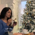 Aditi Chengappa Instagram - SAVE this right now, because you HAVE to go eat these christmas cupcakes @cafe.de.luna, they are as delicious as they are cute 💯 Ad| Invite (but still my honest opinion) I ordered the Gingerbread apple cinnamon which was so fresh with apple bits and warm cinnamon running through 😍 @fuinebear had the Earl Grey snowman that had the most decadent chocolate filling infused with earl grey tea. We also loved our chai lattes, probably the best i’ve had in the city 😍 The ambience is warm and inviting with a typical korean cafe aesthetic and kpop music to match 🤩 Service was also very friendly, they took time to explain us the menu options, and you can comfortably order in english too😊 10/10 ✨ follow me @aditichengappa for more Berlin recommendations 🤍 : : : #berlincafe #berlinfoodie #berlinfood #berlinfoodstories #cupcakes Berlin, Germany