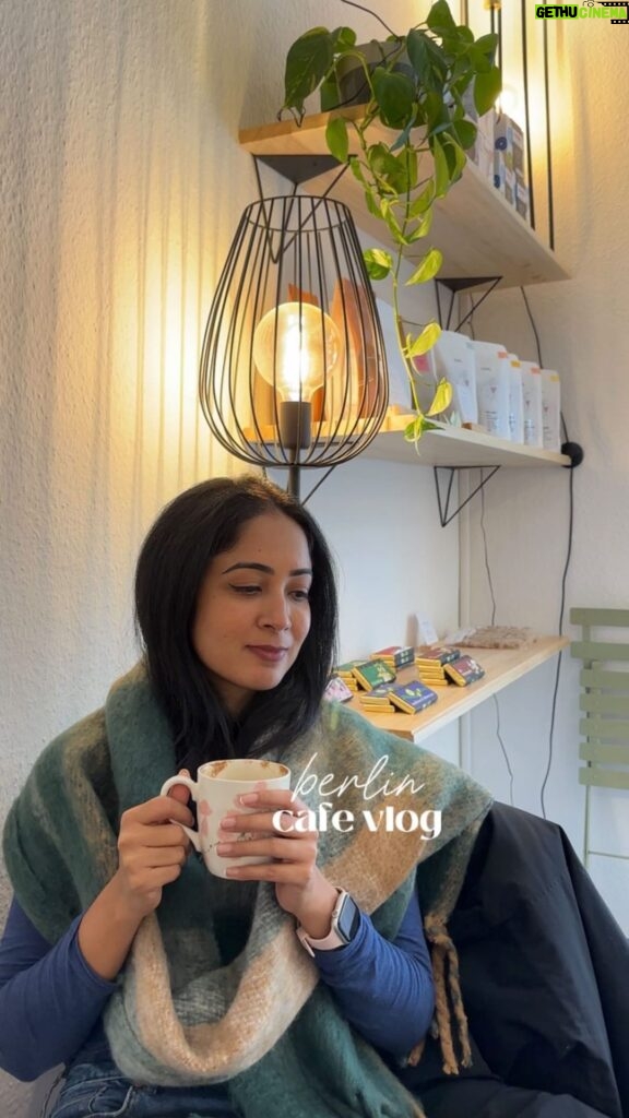 Aditi Chengappa Instagram - Save this as a reminder to visit ☕🤍 Perfect on this snowy day, and one of my favorite cafes in Mitte! If you live around here, you’ve probably been here (a lot) @sakura.berlin an entirely vegan cafe, has a lovely warm ambience, and the most delicious assortment of vegan cakes 😍 The latte was so satisfying, and the banana bread tasted really fresh too 😊 I highly recommend a visit! : : : : #berlinrestaurant #berlinfoodies #berlincafe #berlinfood #berlinfoodguide #pumpkinspice #pumpkinspicelatte #bananabread #snowday Berlin, Germany