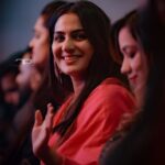 Aditi Ravi Instagram – Keep calm and smile with friends :) 

📸 @rahulphotoshoot 

#instagood #smile #calm #knowyourworth