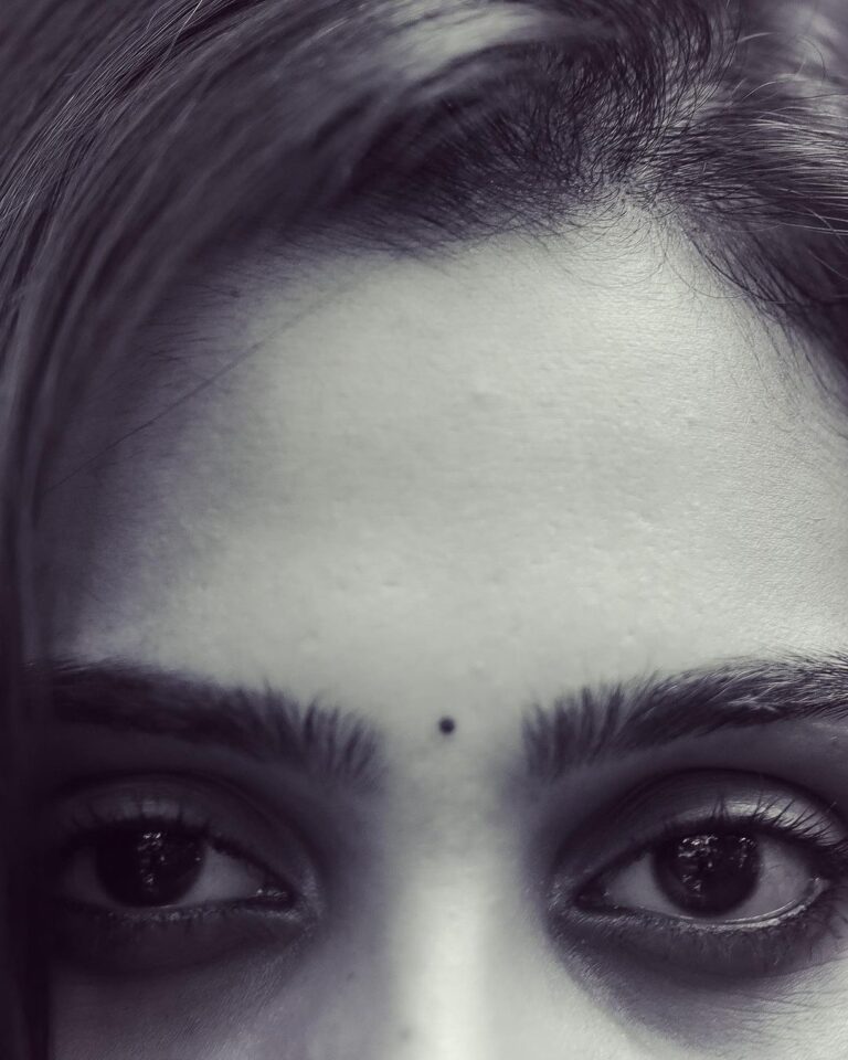 Aditi Ravi Instagram - Keep calm and be you . 📸 @_cinephile #insta #calm #eyes #you 😊