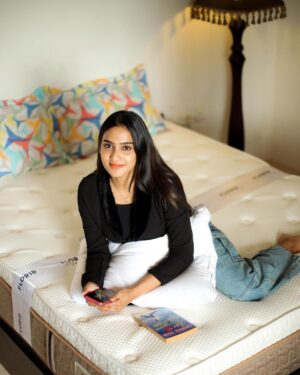 Aditi Ravi Instagram - 😴🛌
I am so happy to receive an Avantgarde Classic, a top-of the-range luxury sleeping system from Florid. 

For people like me, a good night’s sleep does wonders for our ability to express ourselves well on screen and the Avantgarde Classic, I am sure, will go a long way in helping me out.
@floridluxurymattress 😴
📸 @athul_krishna________ 🤗

#instagood #sleep #floridloveyouself #loveyourself #floridmattress #luxury #comfort #dream #experiencebliss