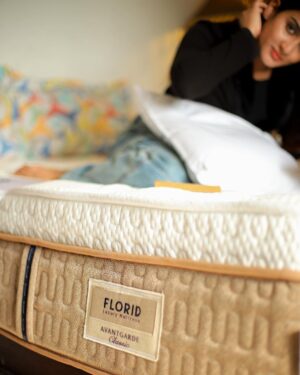 Aditi Ravi Instagram - 😴🛌
I am so happy to receive an Avantgarde Classic, a top-of the-range luxury sleeping system from Florid. 

For people like me, a good night’s sleep does wonders for our ability to express ourselves well on screen and the Avantgarde Classic, I am sure, will go a long way in helping me out.
@floridluxurymattress 😴
📸 @athul_krishna________ 🤗

#instagood #sleep #floridloveyouself #loveyourself #floridmattress #luxury #comfort #dream #experiencebliss