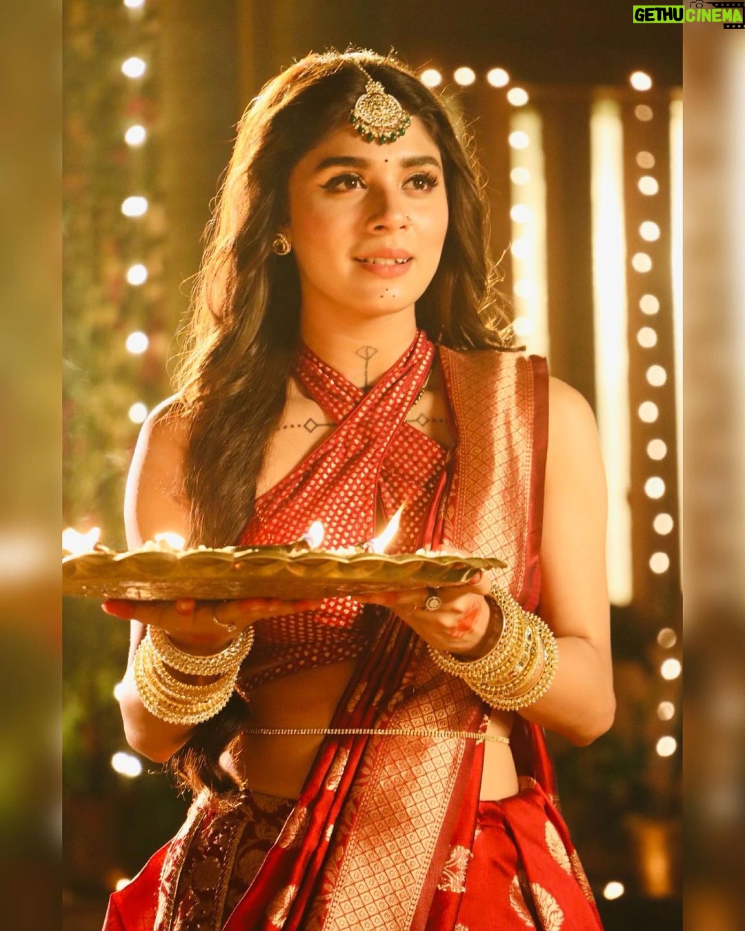 Adrija Addy Roy Instagram - Happy Diwali 🪔 - From your Imlie ♥️✨ 📸 - @official_cameraman_002 🧏♀️💄 - @mukeshgupta_1988 . . . . . . . . . . . . #diwali #post #diwali2023 #direct #from #the #set #of #imlie3 #adrijaroy #imlie #starplus #love #peace #photooftheday #instapost #instagood #instadaily #instalove #instalike #insta #instagram . Film City, Goregaon