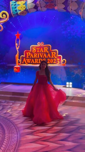 Adrija Addy Roy Instagram - Star Parivaar Awards 2023 ❤️🌟
#staytuned 

Styled by : @yourstylistforever 
Outfit : @datetheramp 
Jewellery tag : @putstyle07 
Coordinator: @littlepuffsofhappiness