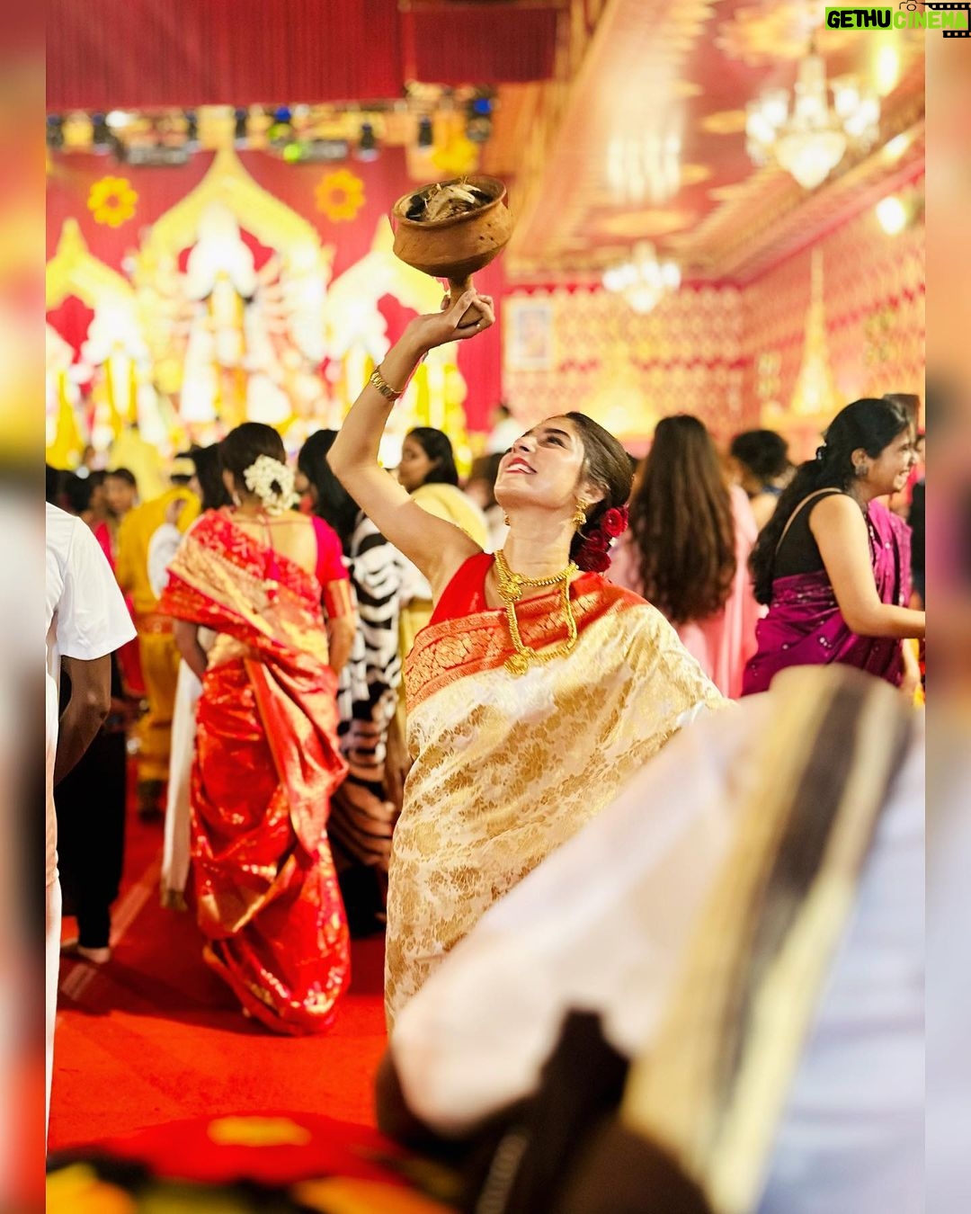 Adrija Addy Roy Instagram - Subho Bijoya 😇❤️🙏 Mumbai, Maharashtra