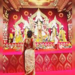 Adrija Addy Roy Instagram - Subho Maha Ashtami 😇🙏 #AshtamiNight ✨ . Saree - @ekdhaga Blouse and Jewellery - @vaamika_jewels Styled by - @yourstylistforever . . . . . . . . . #durgapuja #mumbai #2023 #ashtami #night #adrijaroy #photooftheday #instapic #instapost #instagood #instalove #instalike #insta #instagram . North Bombay Durga Puja