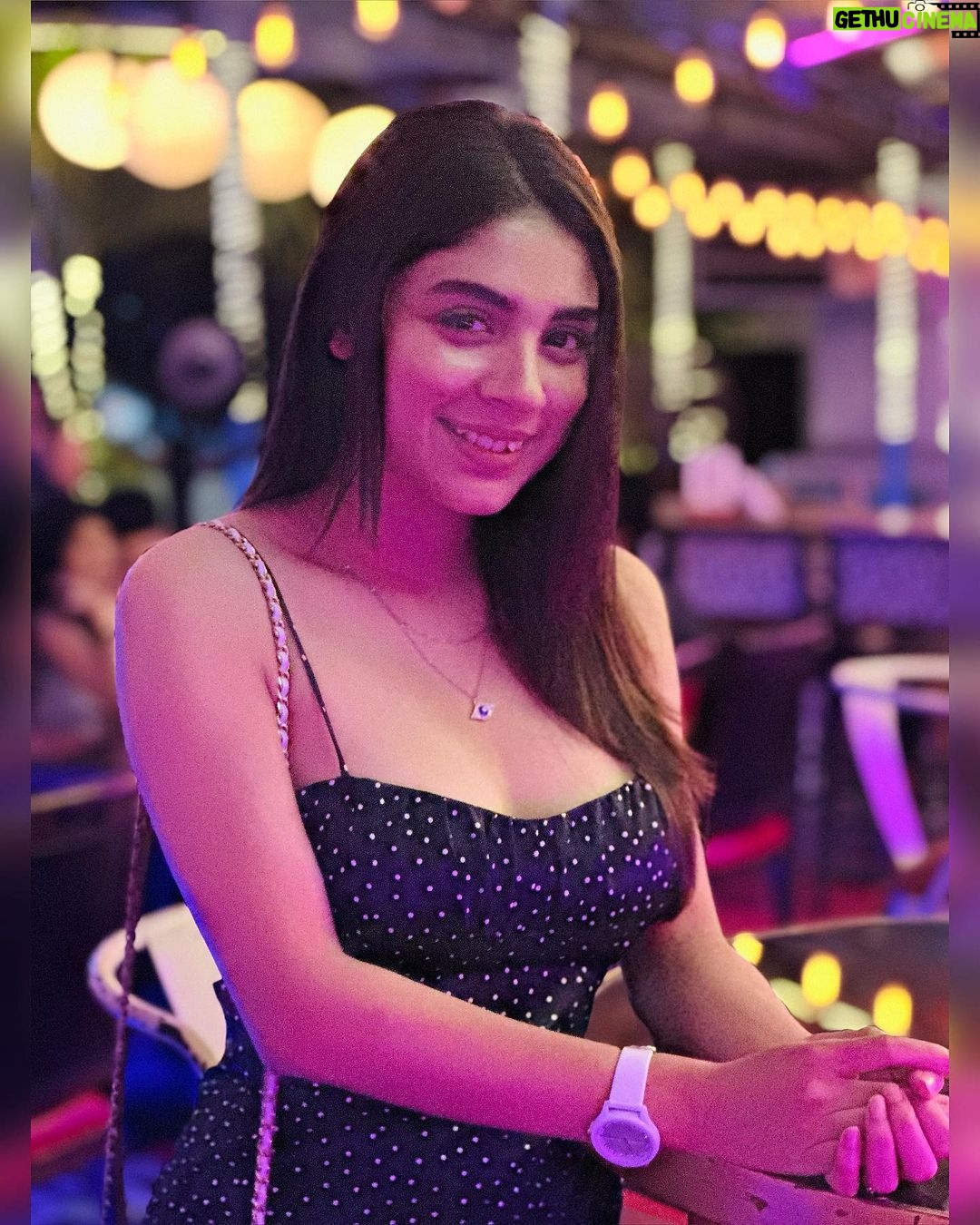 Adrija Addy Roy Instagram - Just the vibe ✨ . . . . . . . . . . . . . . . . . . . . . . . #newpost #photooftheday #adrijaaddy #adrijaroy #instapic #instagood #instadaily #instalove #instalike #insta #instagram . The Flying Saucer Mumbai