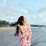 Adrija Addy Roy Instagram - 🤍🌸 Thanks for this lovely outfit @hersheinbox 💕 @yourstylistforever 💓 . . . . . . . . . #adrijaroy #instapost #instagood #instagram . Mumbai - मुंबई