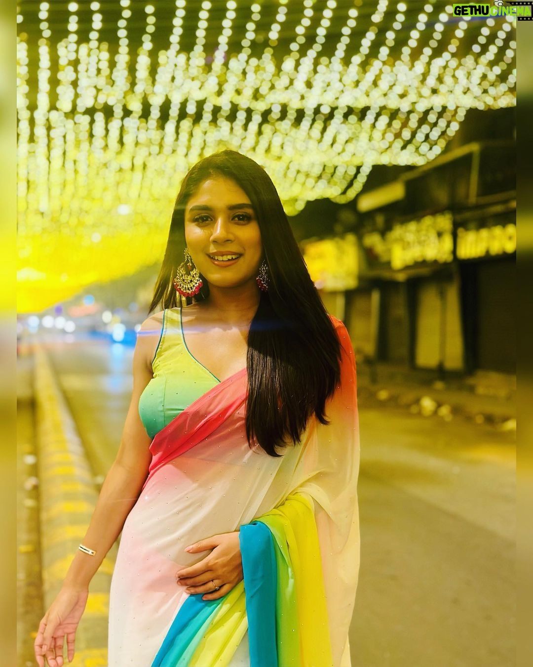 Adrija Addy Roy Instagram - Diwali Night π« Wearing - @ekdhaga β¨ Style by - @yourstylistforever π€© . . . . . . . . . . . . . . #diwali #part2 #light #love #peace #diwali2023 #adrijaroy #photooftheday #new #post #instapost #instagood #instadaily #instalove #instalike #insta #instagram . Lokhandwala, Andheri, Mumbai