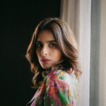 Aisha Ahmed Instagram – .
4 days to go for #MinusOne New Chapter ✨
Promotion day- couldn’t decide one so here’s a carousel. 
.
HMU by @krishnakami 
Asst by @minikami1 
Styled by @ojaskolvankar 
Asst by @nahidnawaaz 
Photographer- @adarshjogani 
Outfit deets- 
Blazer @labelrsvp 
Skirt @431_88 
Bangles @radhikaagrawalstudio