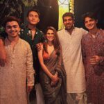 Aisha Ahmed Instagram - . Late Diwali post ✨ Note to self- don’t share pictures with the group otherwise they’ll all end up posting before you 🥲