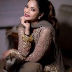 Aishwarya Dutta Instagram - Diwali series part 2 Make over by - @sanaras_makeover Shot by - @g3_photography Jewellery by - @bronzerbridaljewellery Hair by - @jozz_mehndiartistry