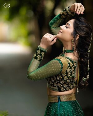 Aishwarya Dutta Instagram - Happy Diwali 🪔🪔🪔🪔🪔🪔🪔
Make over by - @vijiknr 
Wearing- @nirali_design_house 
Jewellery- @bronzerbridaljewellery 
Shot by - @g3_photography