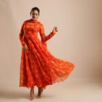 Aishwarya Dutta Instagram - ❤️❤️❤️🧡🧡🧡🧡 Congratulations @saindhavi_prakash on your new launch of @tivriclothing … wishing you a great luck .. Wearing - @tivriclothing @saindhavi_prakash Styling @muthunagaimurugesan On camera @en.nizharpadam Makeup @imaikkaa_by_nivi Hairdo @srijamohan_artistry Makeup assistant @swapna.balaji.18
