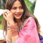 Aishwarya Dutta Instagram – Gulaboooooo 💐💐💐💐💐
Shot by – @varuun.jpg 
Bangles by – @bangles_by_valayaa_boutique