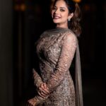 Aishwarya Dutta Instagram - Diwali series part 2 Make over by - @sanaras_makeover Shot by - @g3_photography Jewellery by - @bronzerbridaljewellery Hair by - @jozz_mehndiartistry