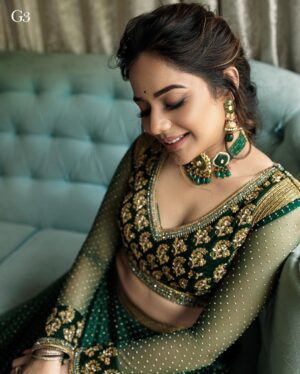 Aishwarya Dutta Instagram - Happy Diwali 🪔🪔🪔🪔🪔🪔🪔
Make over by - @vijiknr 
Wearing- @nirali_design_house 
Jewellery- @bronzerbridaljewellery 
Shot by - @g3_photography