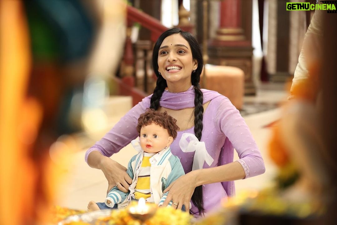 Aishwarya Khare Instagram - Kaisi lag rahi junior lakshmi aur junior Rishi ki yaari?? Comment below…. Stay tuned to Bhagyalakshmi 8:30pm Monday to Sunday on Zeetv #bhagyalakshmi #zeetv #balajitelefilms @shivangisinghchauhaan @shreya_nehal @sanjaysatavase @ppandayjii65 @tripzarora @tripathi.mrinal @karnapriyanka @aishwarya_khare @imrohitsuchanti @itsme_manishkakkar