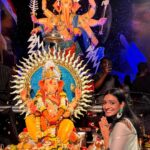 Aishwarya Khare Instagram – Shatruo’n ki qataarein ik akele se haare
Kann bhi parbat huaa re
Shlok bann ke jahaan re
naam aaya tera he deva
🙏❤️🥹
.
Thank you @zeetv Parelcha Raja