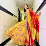 Aishwarya Khare Instagram – ♥️💛 @aishwarya_khare 
.
.
Styled By:- @nehaadhvikmahajan 
👗Outfit:- @neerusindia