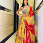 Aishwarya Khare Instagram – ♥️💛 @aishwarya_khare 
.
.
Styled By:- @nehaadhvikmahajan 
👗Outfit:- @neerusindia