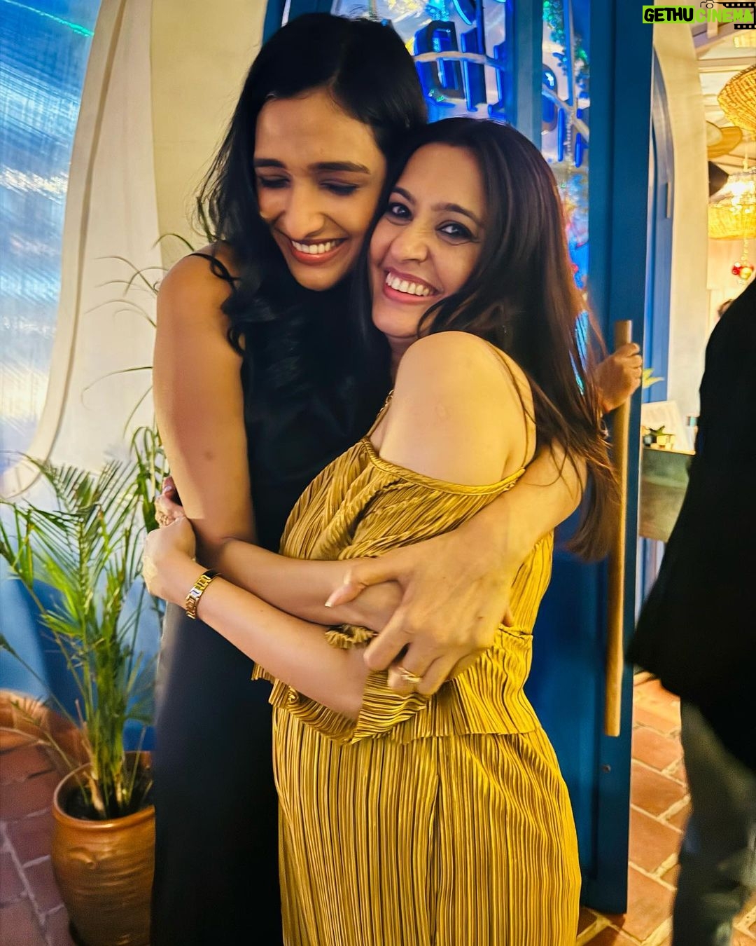 Aishwarya Khare Instagram - @shreya_nehal Photo to nahi hain pr moment hai π
π«Άπ»π Happy birthday π₯³ . Also special mention to the FANFAM For sending this dress Lovedddd ittt π«Άπ»