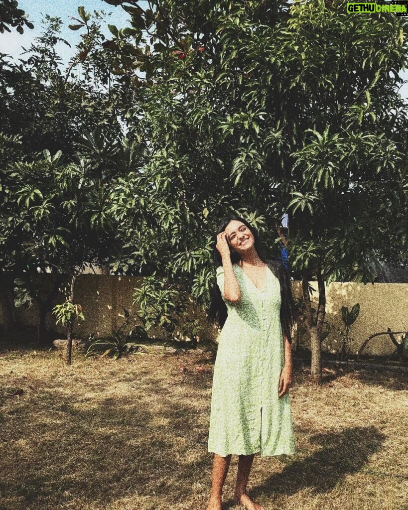 Aishwarya Khare Instagram - If only you could see you the way I do You would see the sunshine and it's beautiful ✨💚✨