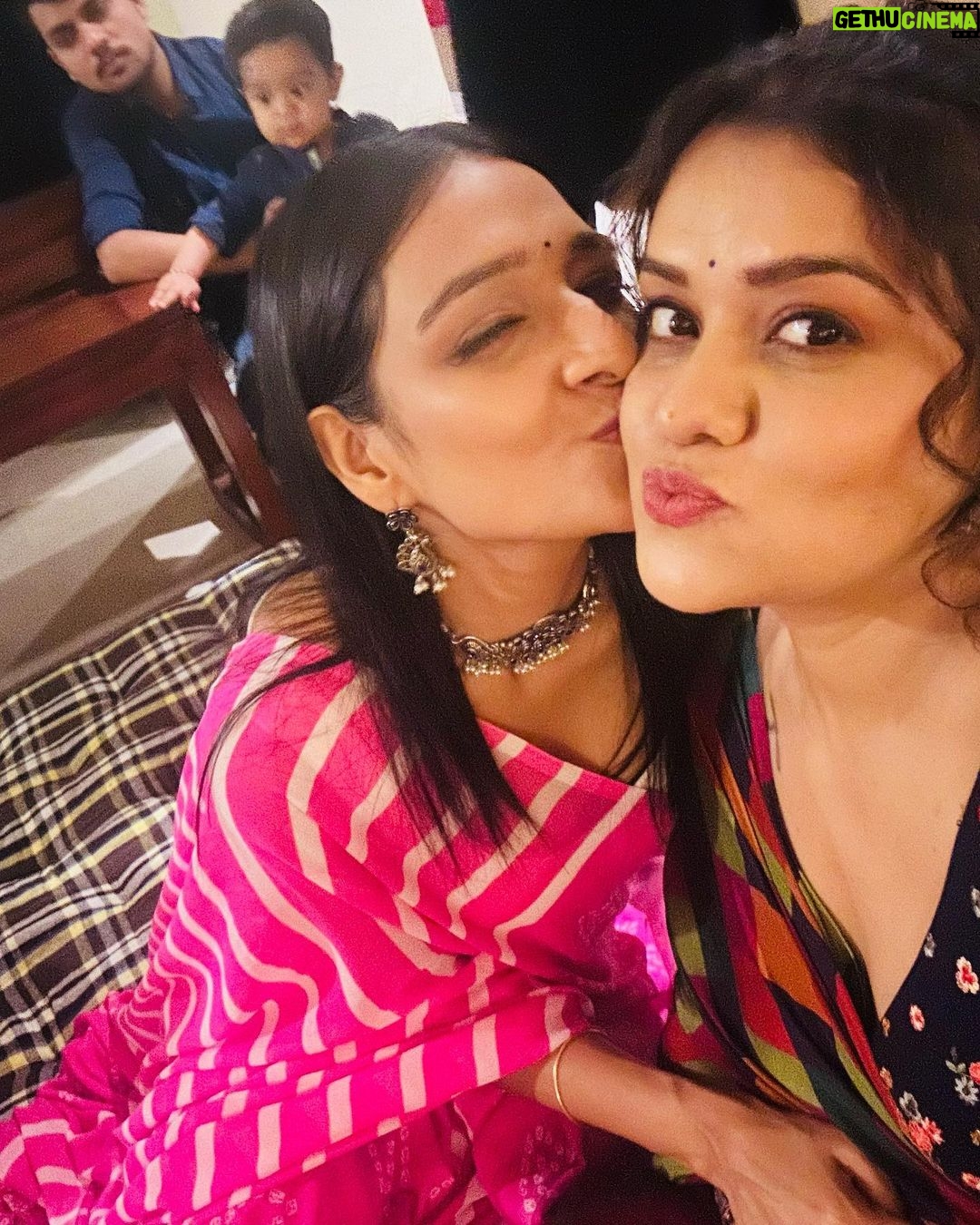 Aishwarya Khare Instagram - Juhu Vaali Diwali Party 😁😁 . @bansalsmita_ @ankushmohla ❤️❤️❤️❤️❤️