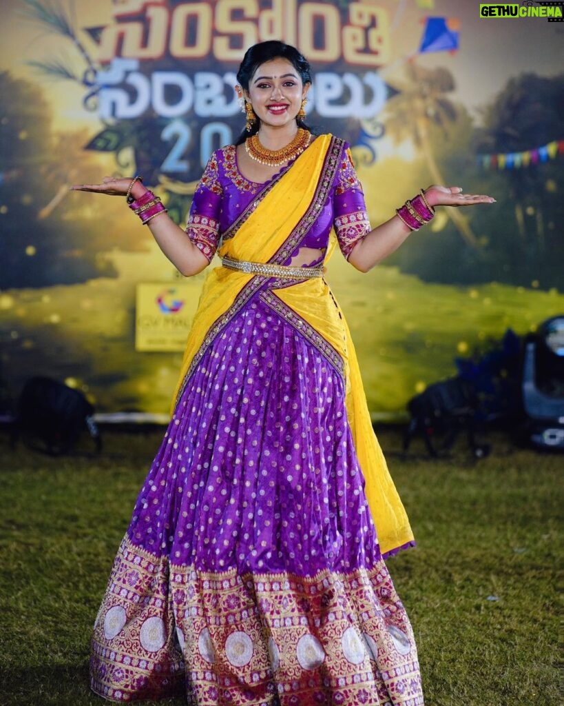 Aishwarya Pisse Instagram - Flame all ur negativity and bad memories and welcome first festival of the year with great joy….Happy Bhogi to all… Outfit: @eiraa.fashions Pc: @paulino_pictures #zeesankranthisambaralu #zeeteluguevents #zeetelugu2023 #sankranthi #sankranthivibes #firstfestivaloftheyear Hyderabad