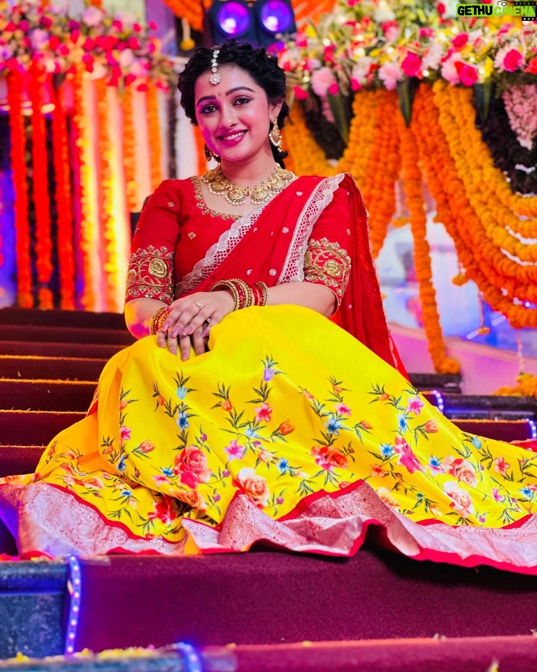 Aishwarya Pisse Instagram - Sometimes all u need is a little splash of colours in ur life and also in ur appearance🌈 Outfit: @kowshiki_couture Hyderabad