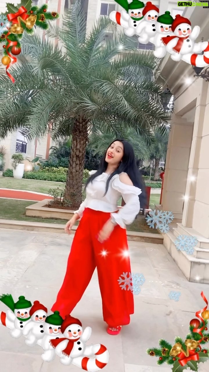 Aishwarya Pisse Instagram - Happy Merry Christmas 🎄🎅🎄 #christmastime #christmasmorning #santaclaus #freezingwether #decembermonth #instatrends #instaindia #meta Hyderabad