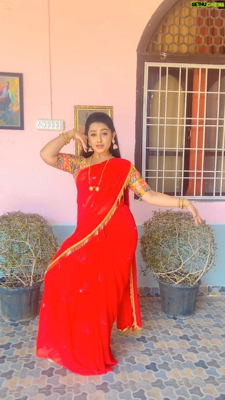 Aishwarya Pisse Instagram - @sisirawholesalesaree #reelsoftheday #nadeemdeemthana #galipata #kannadareels #kannadasongs #ganeshhitsongs #instagramreels #instagramindia🇮🇳 #reelmodeon #meta Chitramandir