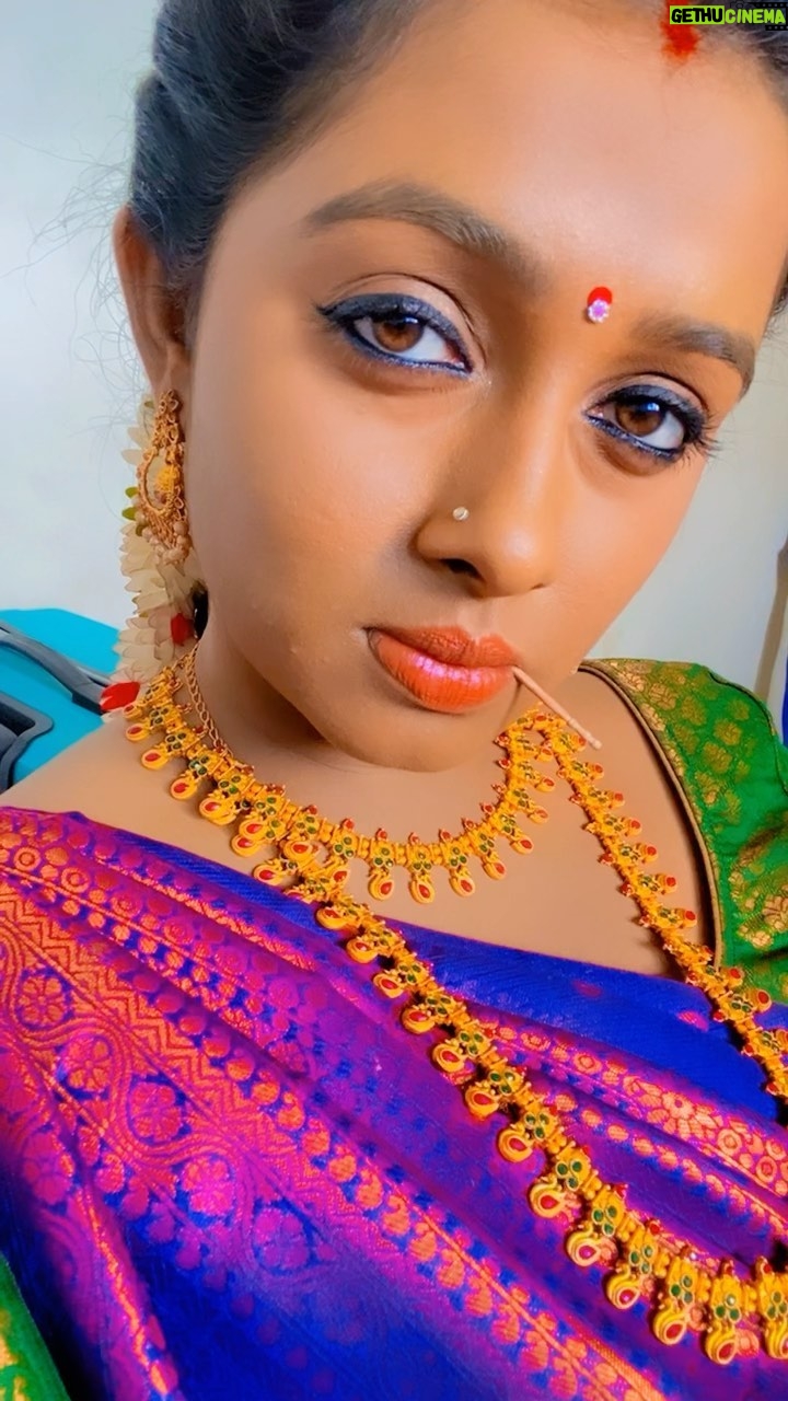 Aishwarya Pisse Instagram - #ondeonduswartavahelale #parichaya #kannadareels #kannadasongs #reelmodeon #festiveday #shootingday #instareels