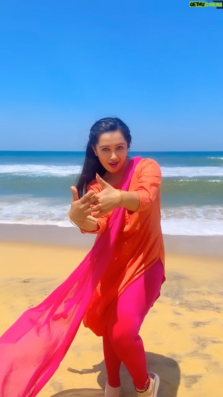 Aishwarya Pisse Instagram - #draftedreel😅✨❣️ #latetodtrend😜🤞😎🤩🤘🤭 #beachreels🏖️ #shootmode #mukkupudakaserial #zeetvserial #zeeteluguserials