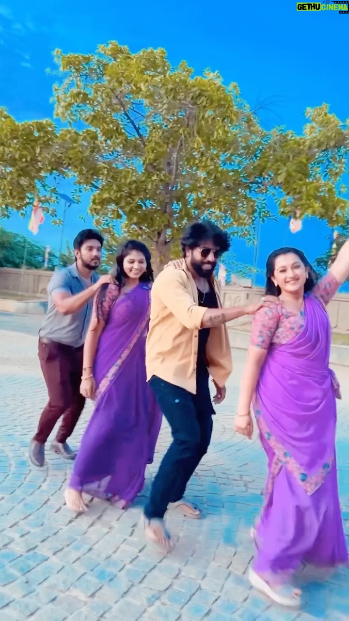 Aishwarya Pisse - 68.2K Likes - #superfun #reeltime #withnewteam #realme #instagramreels #zeeteluguserials #mukkupudakaserial #staytuned #soononlive #aishwaryapisse
@lucky_sreeee
@its_me_raki_official
@naresh141_official