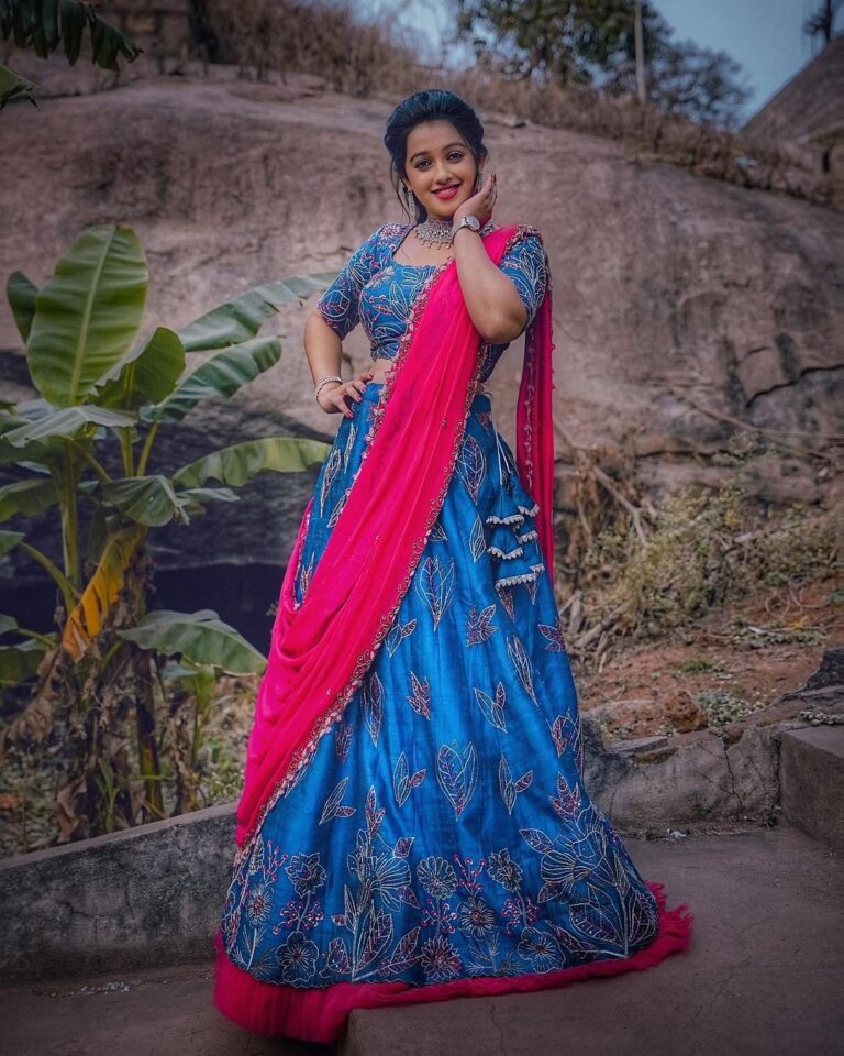 Aishwarya Pisse Instagram - What u wear is how u present yourself to the world,… Outfit: @kowshiki_couture Pc; @paulino_pictures Hairdo: @praneetha_beautymakeover Hyderabad
