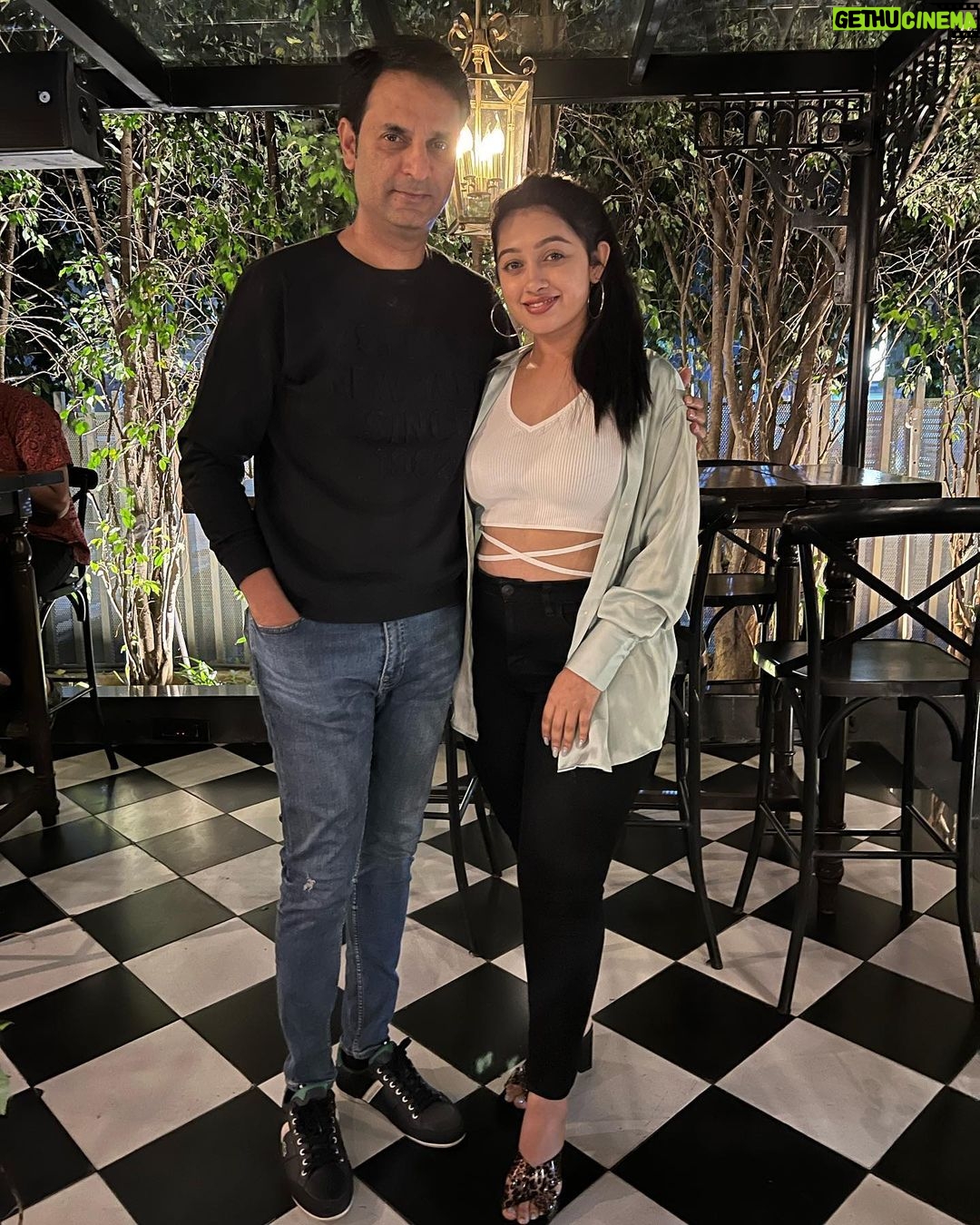 Aishwarya Pisse Instagram - Meeting fav ppl after long tym satisfies ur soul