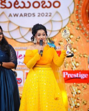 Aishwarya Pisse Instagram - Don’t miss to watch Zee kutumba awards 2022 today at 5:30pm ….😇😇😇 
#zeekutumbaawards2022 #zeetelugu 

Designer: 
@an_label_official 

Accessories 
@pretty.jewelbox 

Styling: @hemamanohar1 

Styling team:
 @mohana_krishna16 

Hairstyle:  @praneetha_beautymakeover